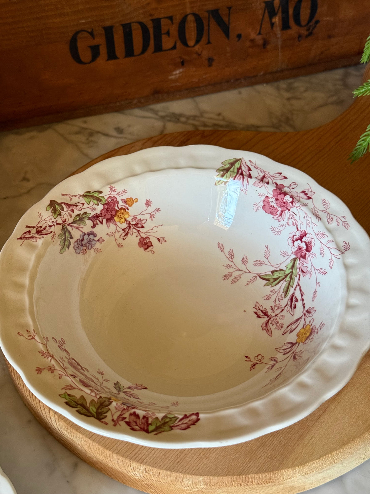 Vintage Ridgway English Garden Serving Bowl