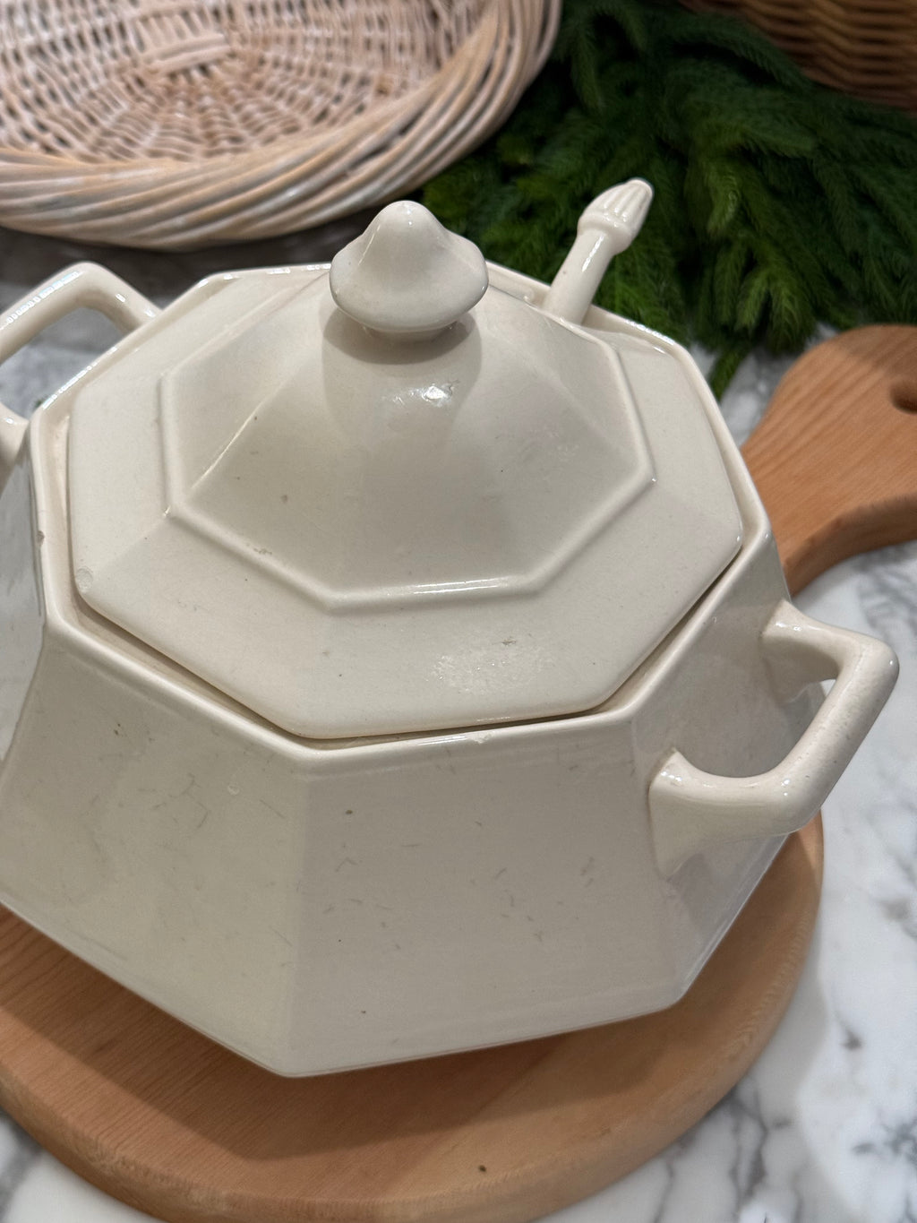 Creamware Octagonal Soup Tureen with Ladle