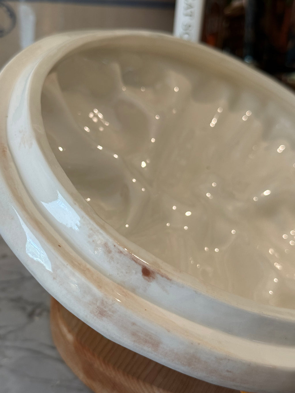 Vintage Embossed Vegetable Ceramic Casserole Dish with Lid
