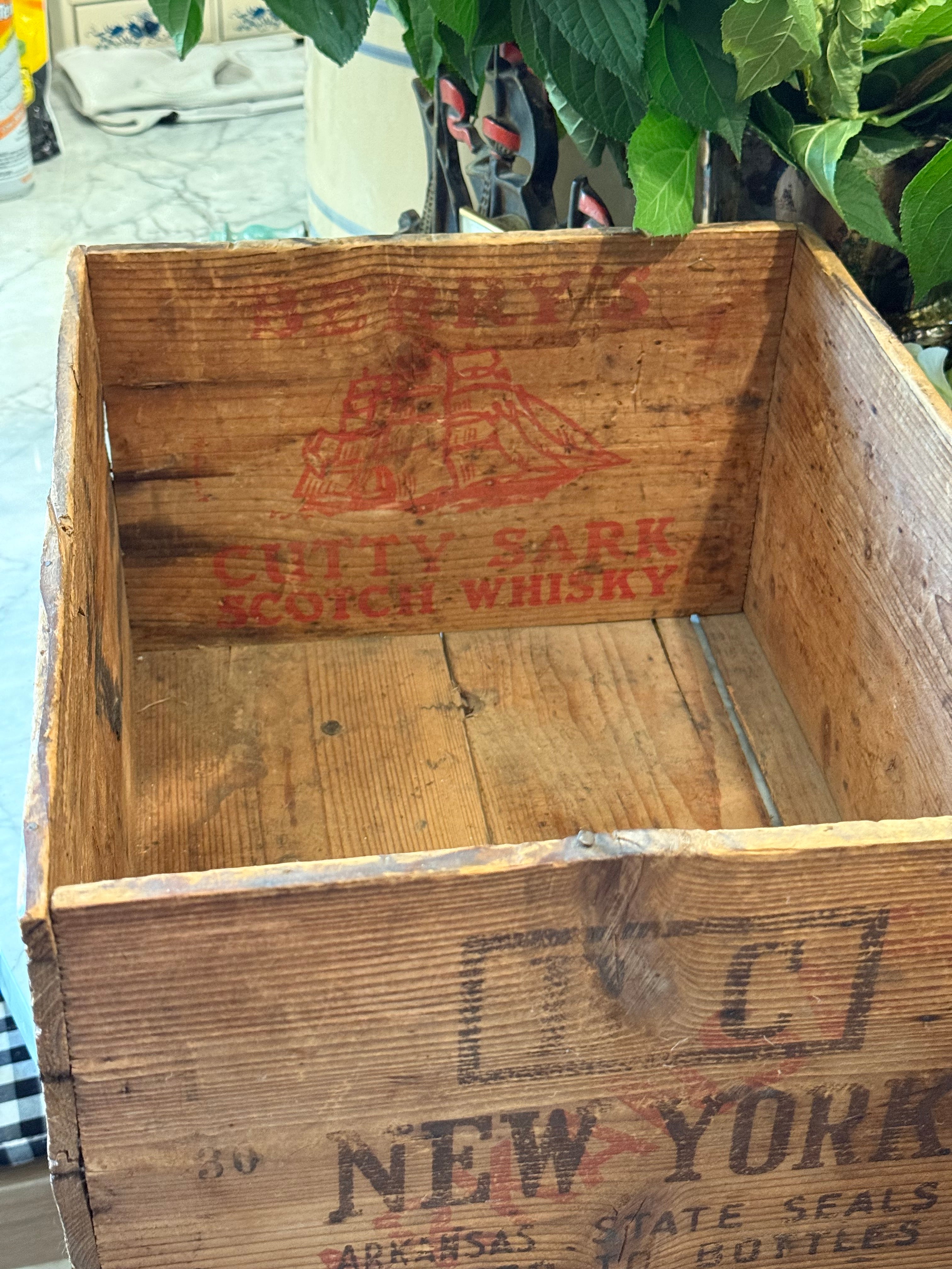 Vintage Cutty Sark Scotch Whisky Wooden Crate - Berry Bros & Rudd with Arkansas Import Stamp