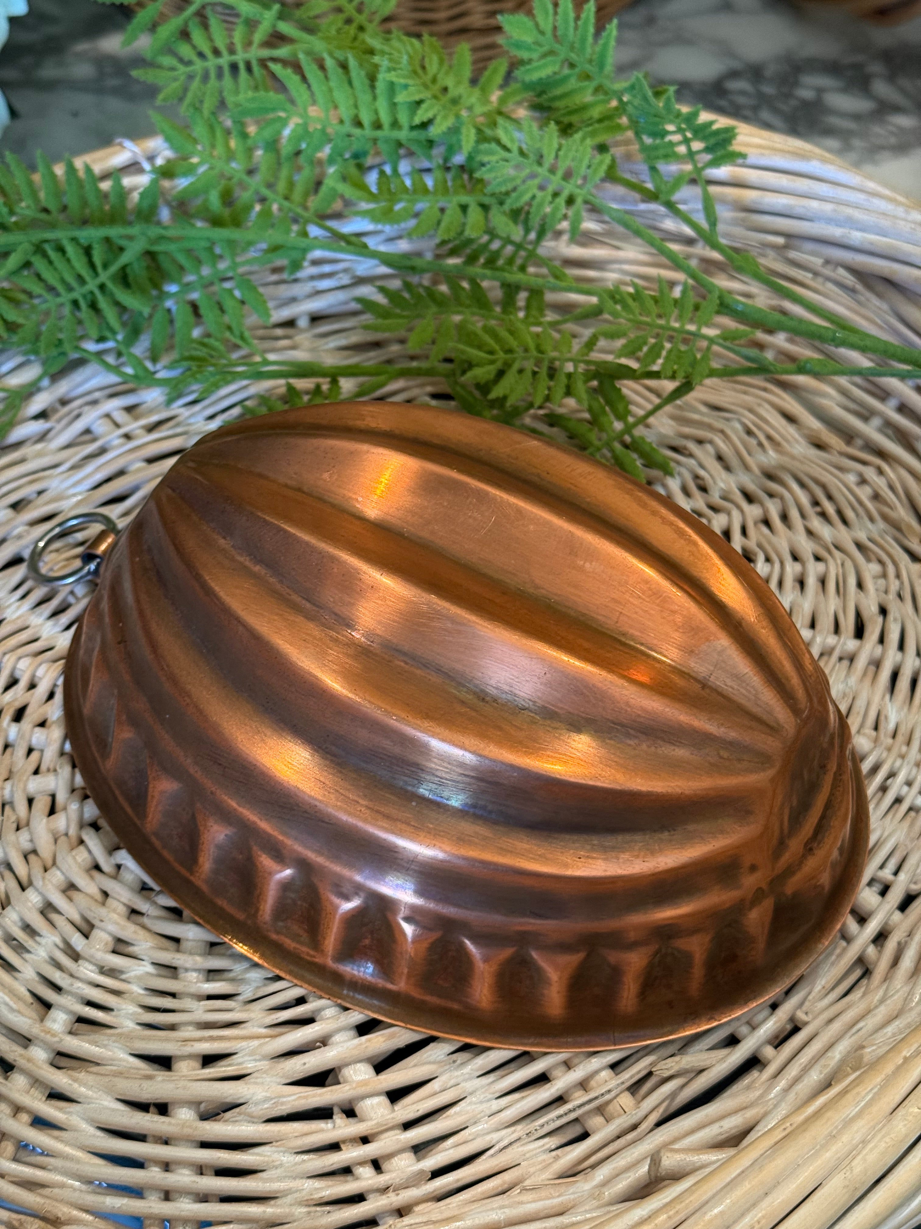 Vintage Wagner Copper Cake Jelly Mold - German Tin Lined Spiral Bundt Pan