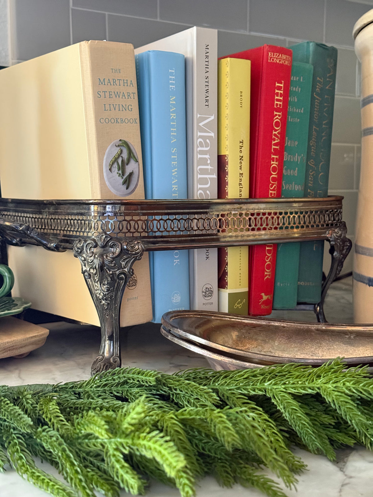 Grand Silver Chafing Stand & Riser