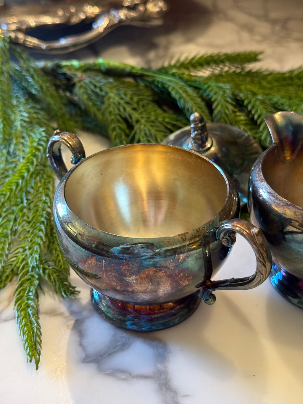 Vintage Oneida Covered Sugar & Creamer Set