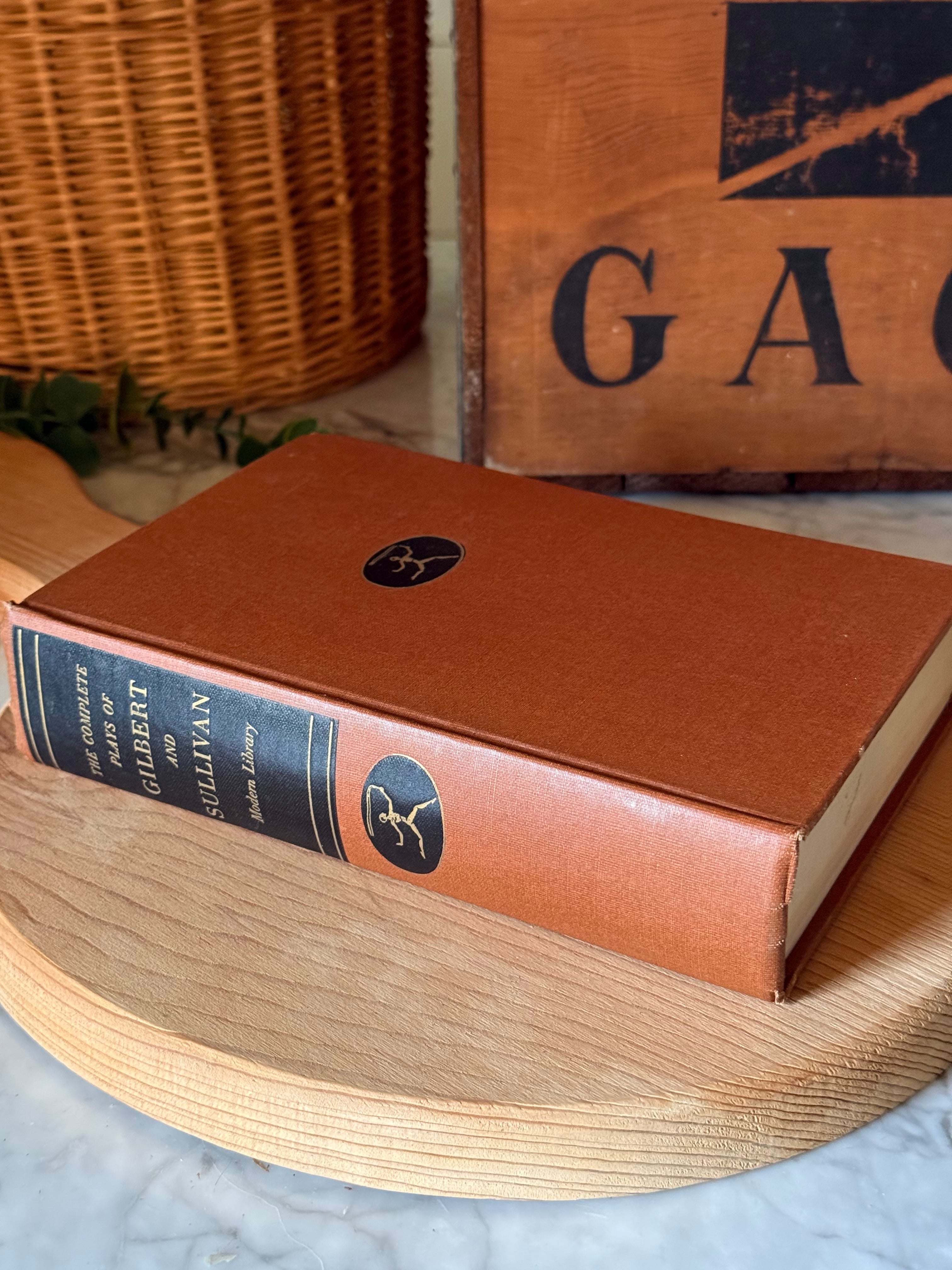 Vintage Plays of Gilbert & Sullivan Volume