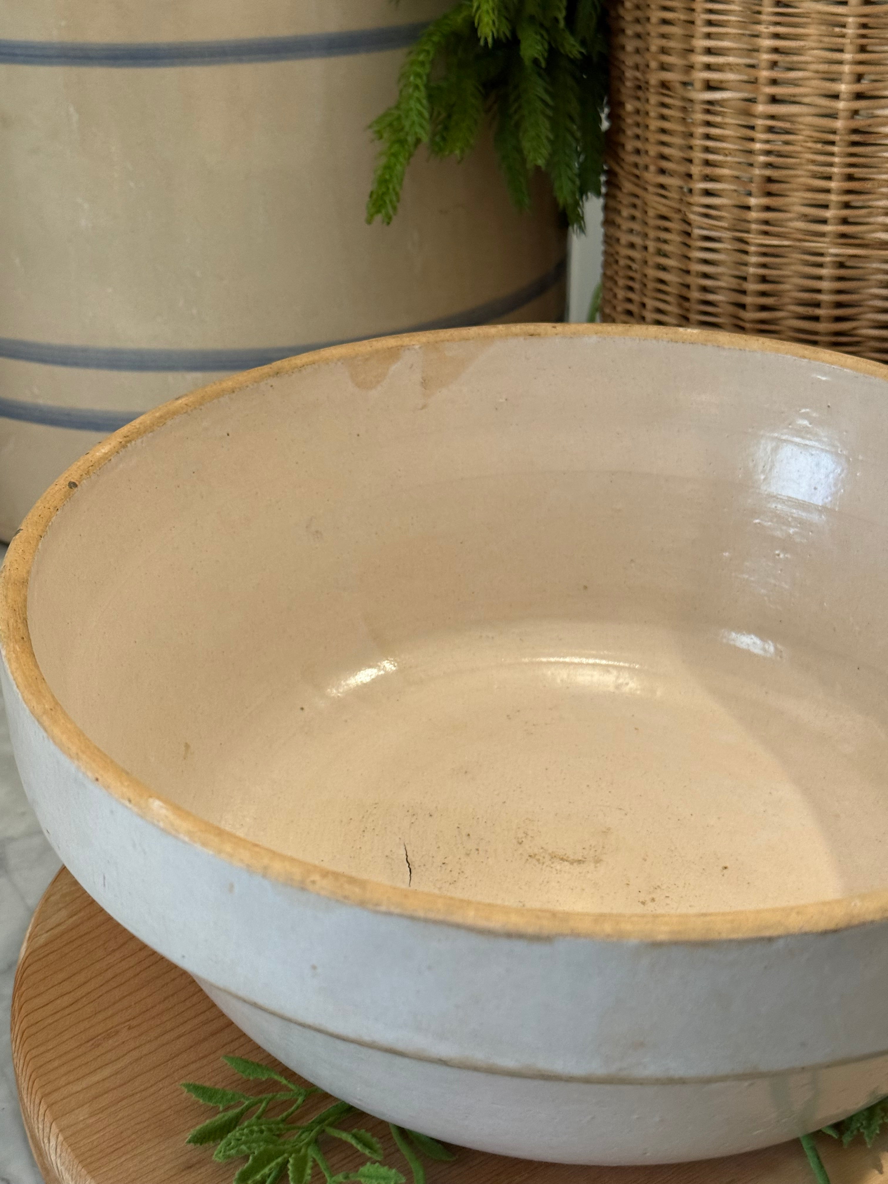 Antique Cream Dough Shoulder Bowl - 11.75"
