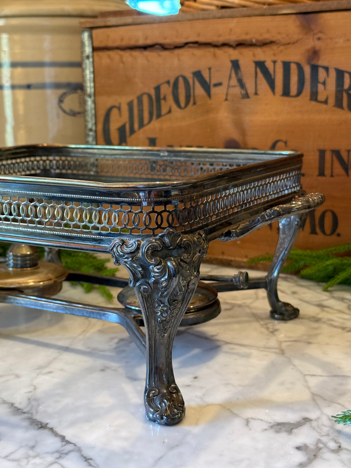 Grand Silver Chafing Stand & Riser