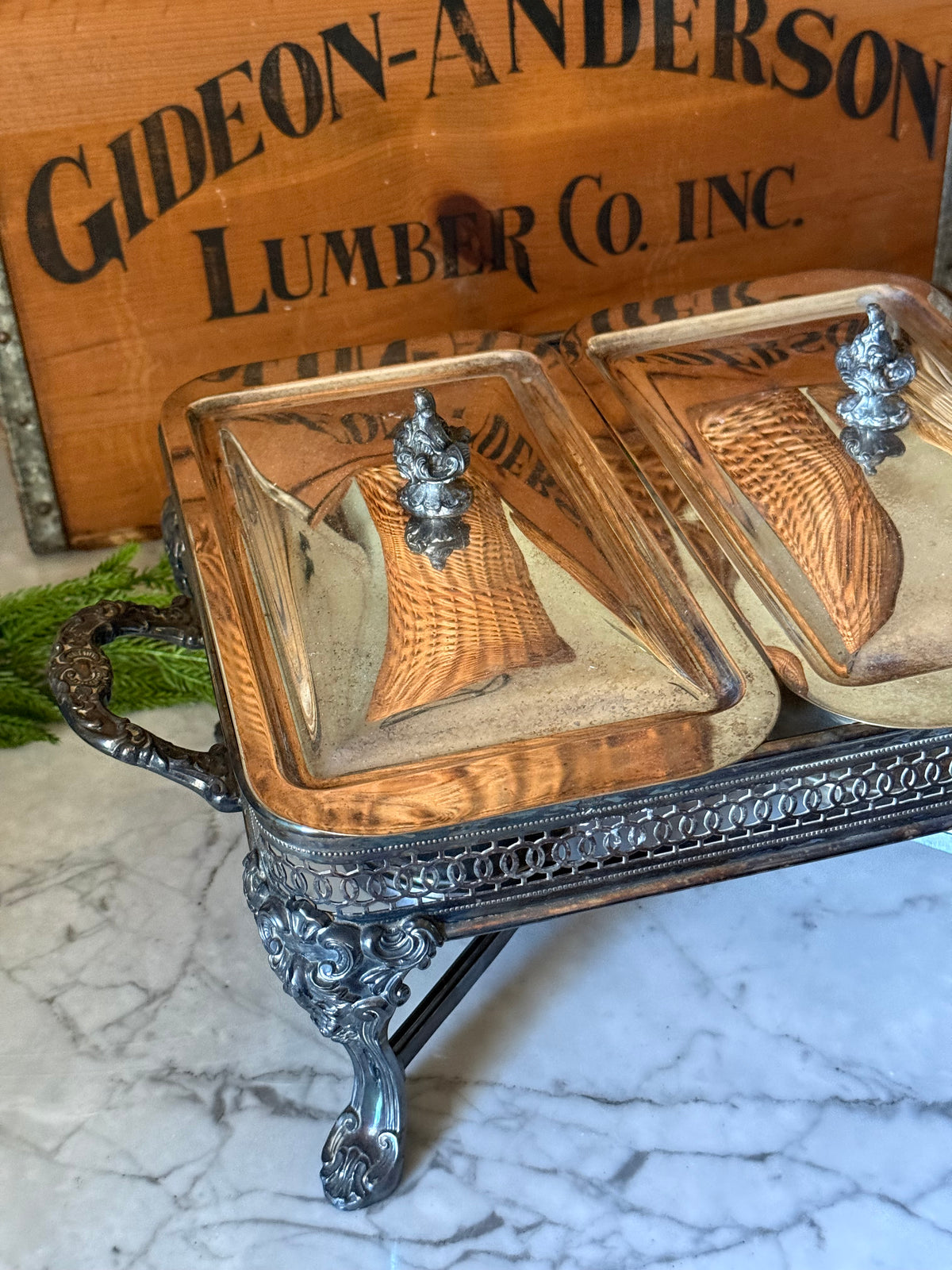 Grand Silver Chafing Stand & Riser