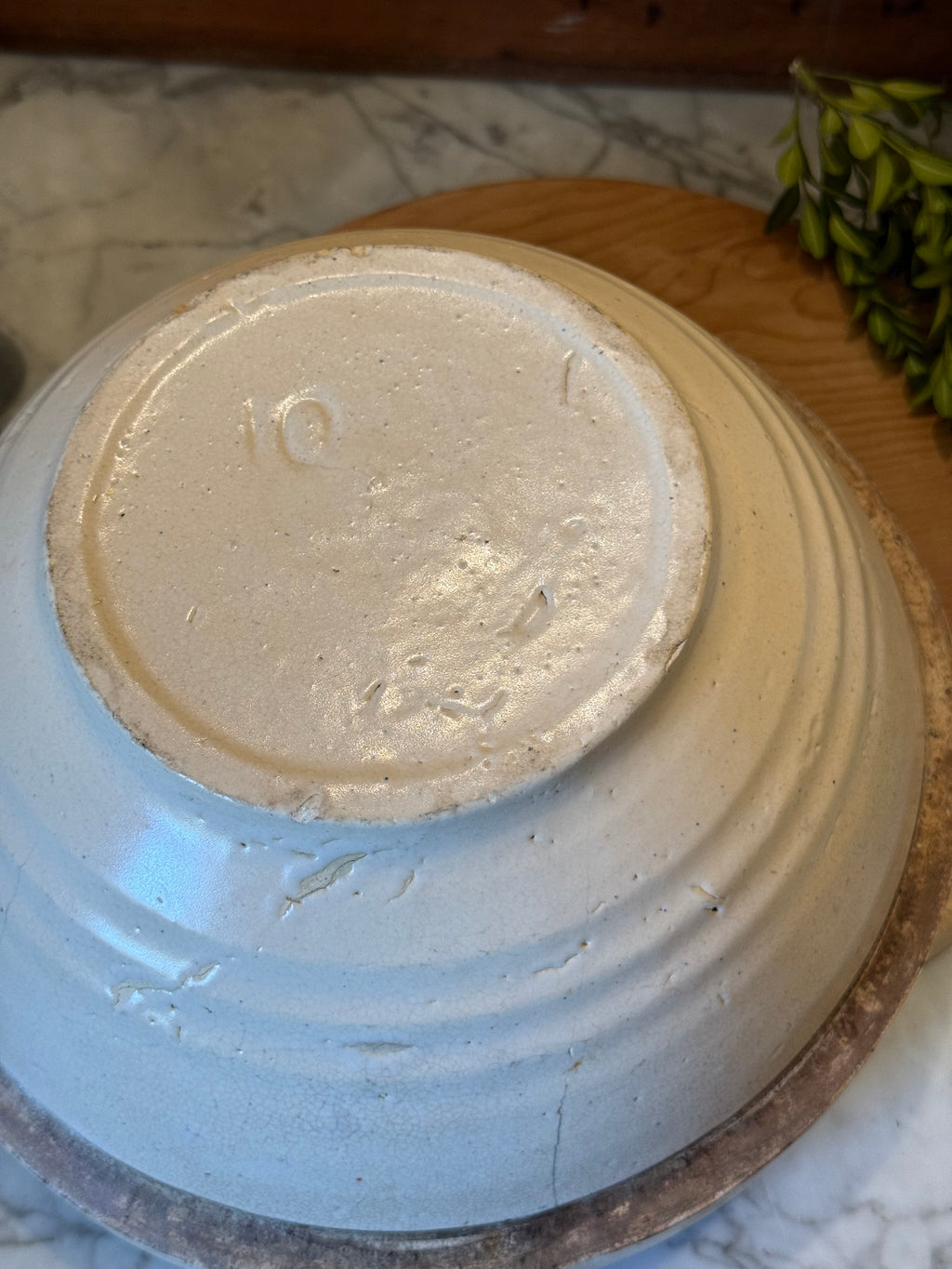 Antique Primitive Beehive Ribbed Shoulder Bowl - 10"