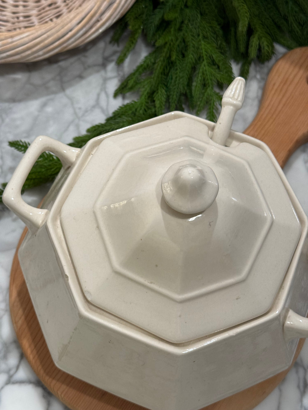 Creamware Octagonal Soup Tureen with Ladle