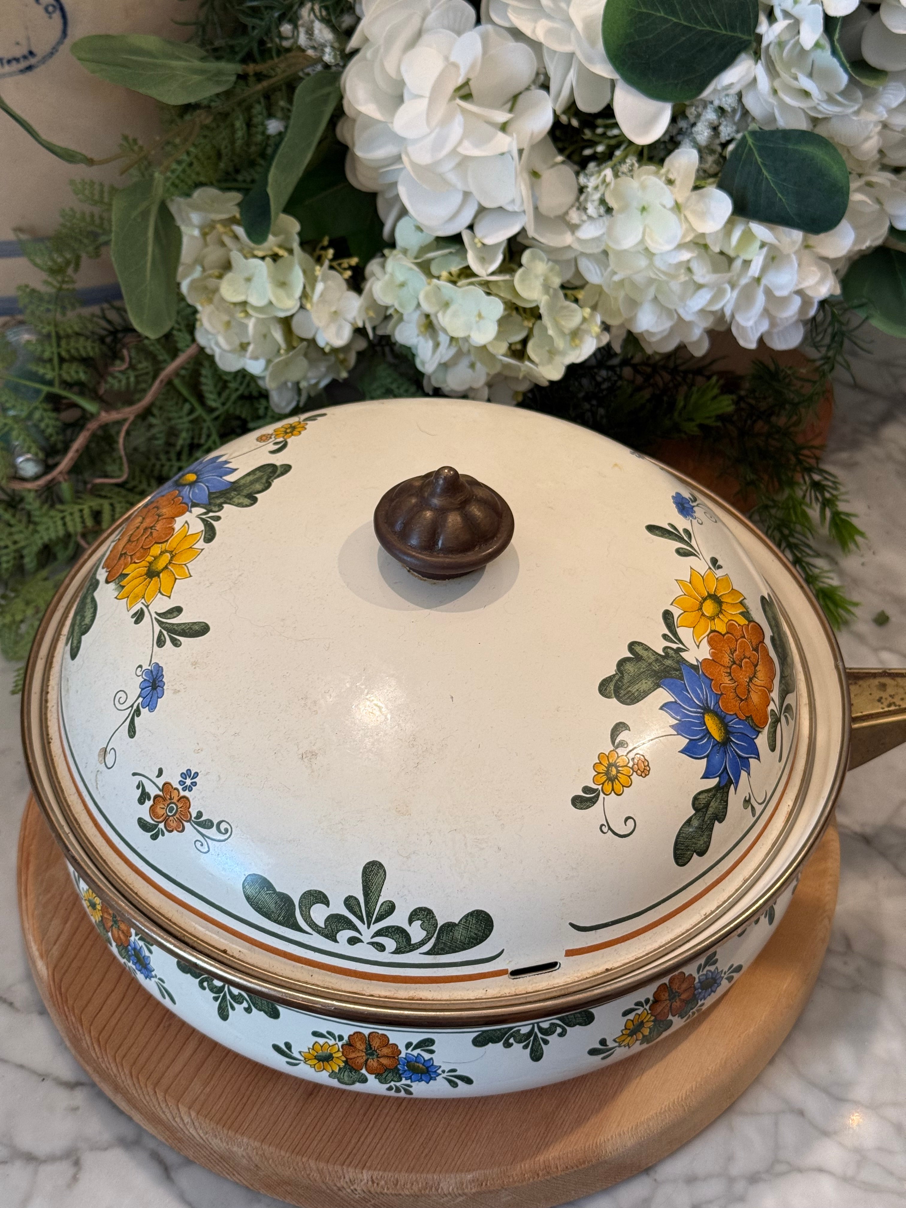 Vintage Villeroy and Boch Alt Amsterdam Enamel Skillet with Lid