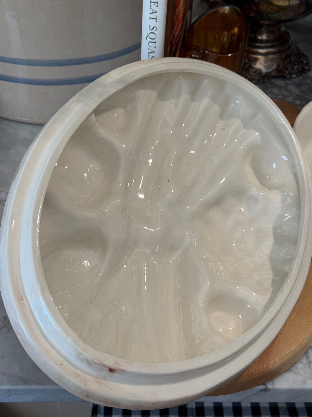 Vintage Embossed Vegetable Ceramic Casserole Dish with Lid