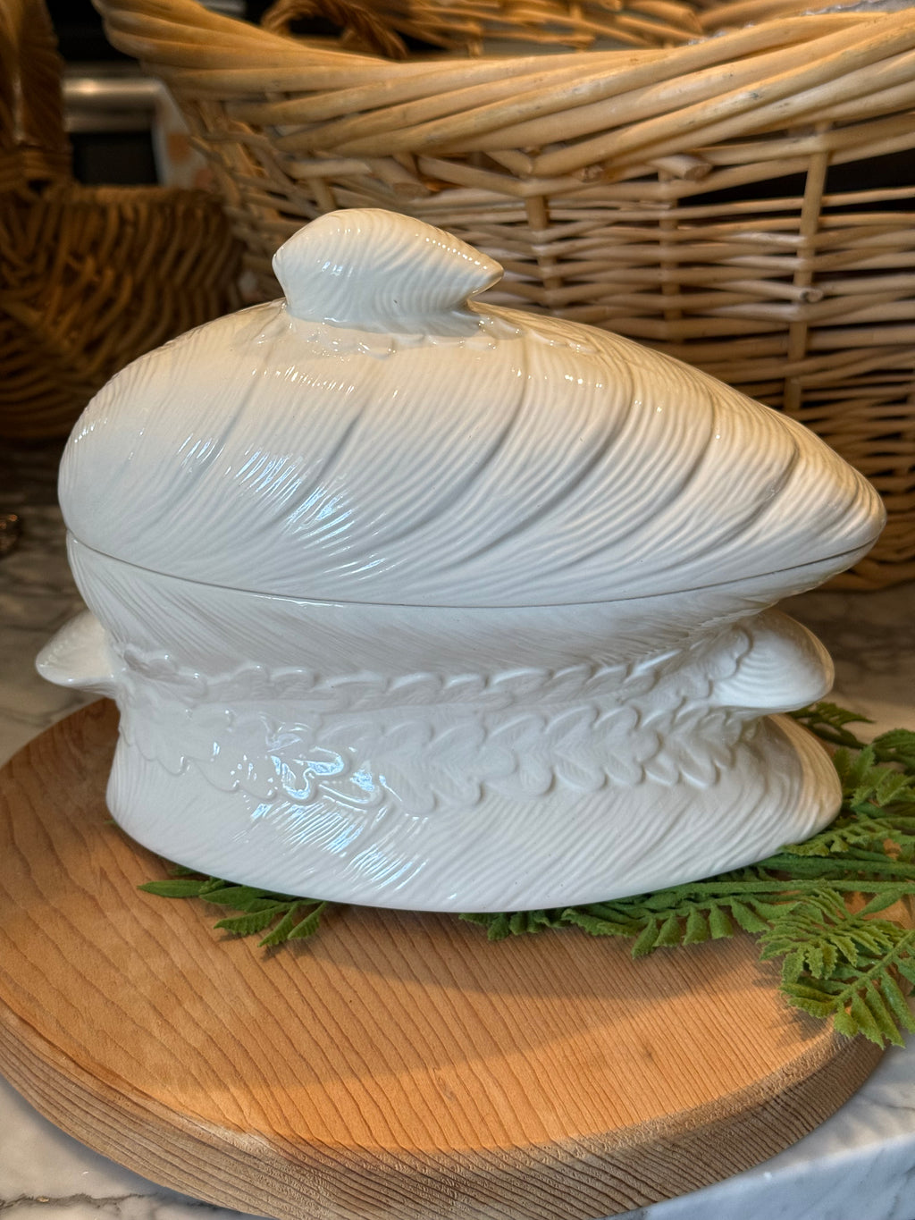 Ceramic White Clam Shell Soup Tureen