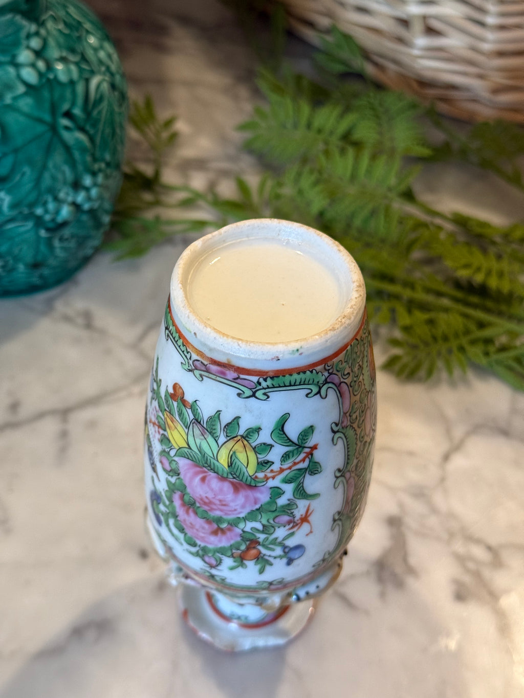 Vintage Chinese Canton Famille Rose Medallion Porcelain Vase (Well Loved)