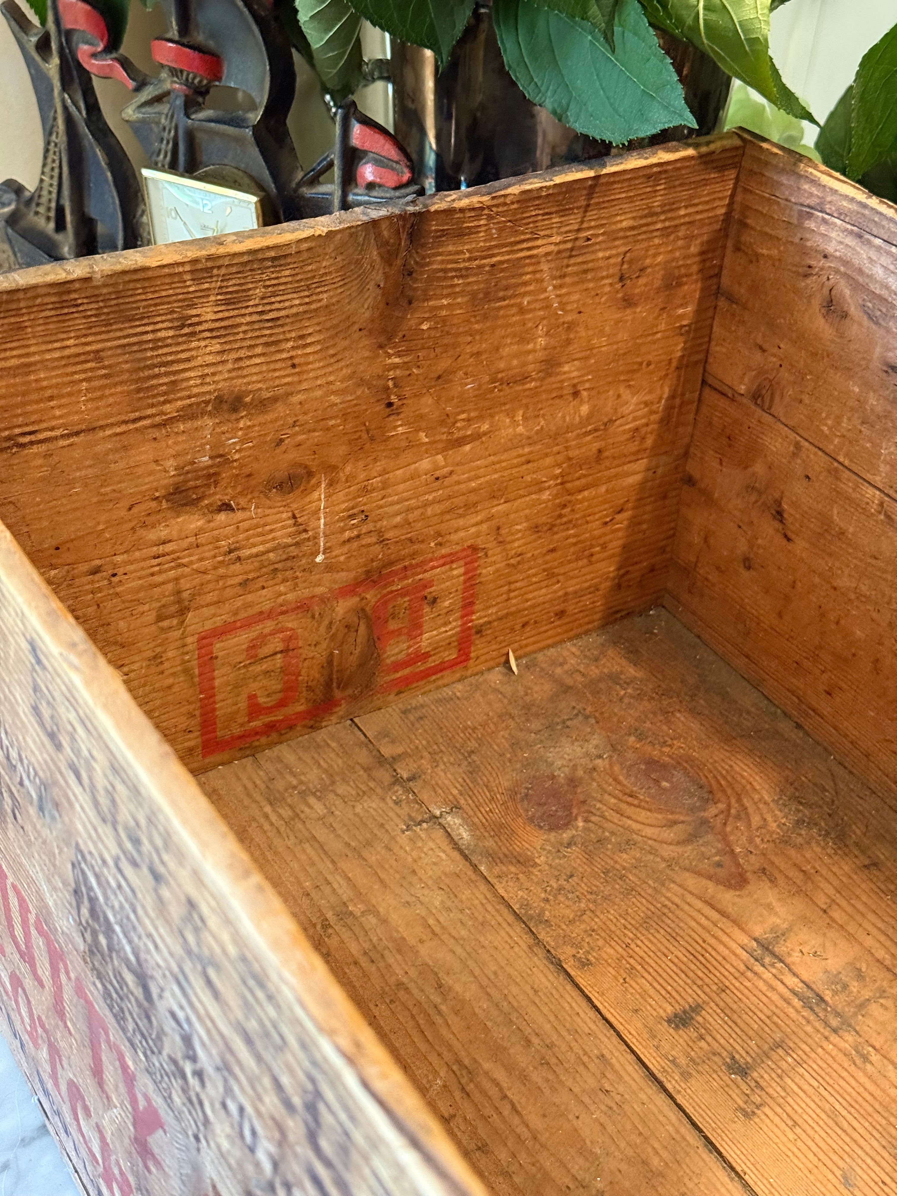 Vintage Cutty Sark Scotch Whisky Wooden Crate - Berry Bros & Rudd with Arkansas Import Stamp
