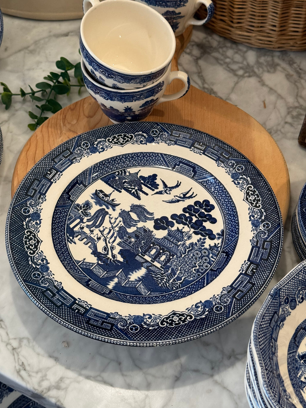 Vintage Blue Willow 10-Inch Dinner Plate