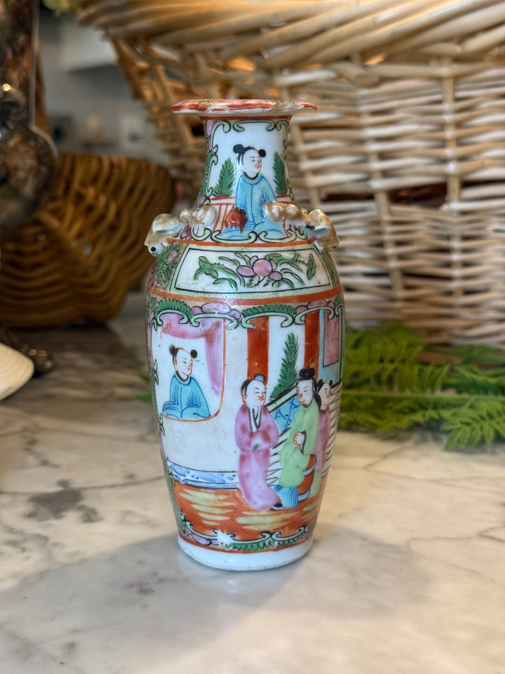 Vintage Chinese Canton Famille Rose Medallion Porcelain Vase (Well Loved)