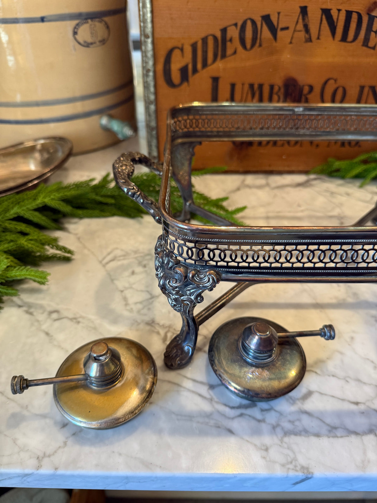 Grand Silver Chafing Stand & Riser