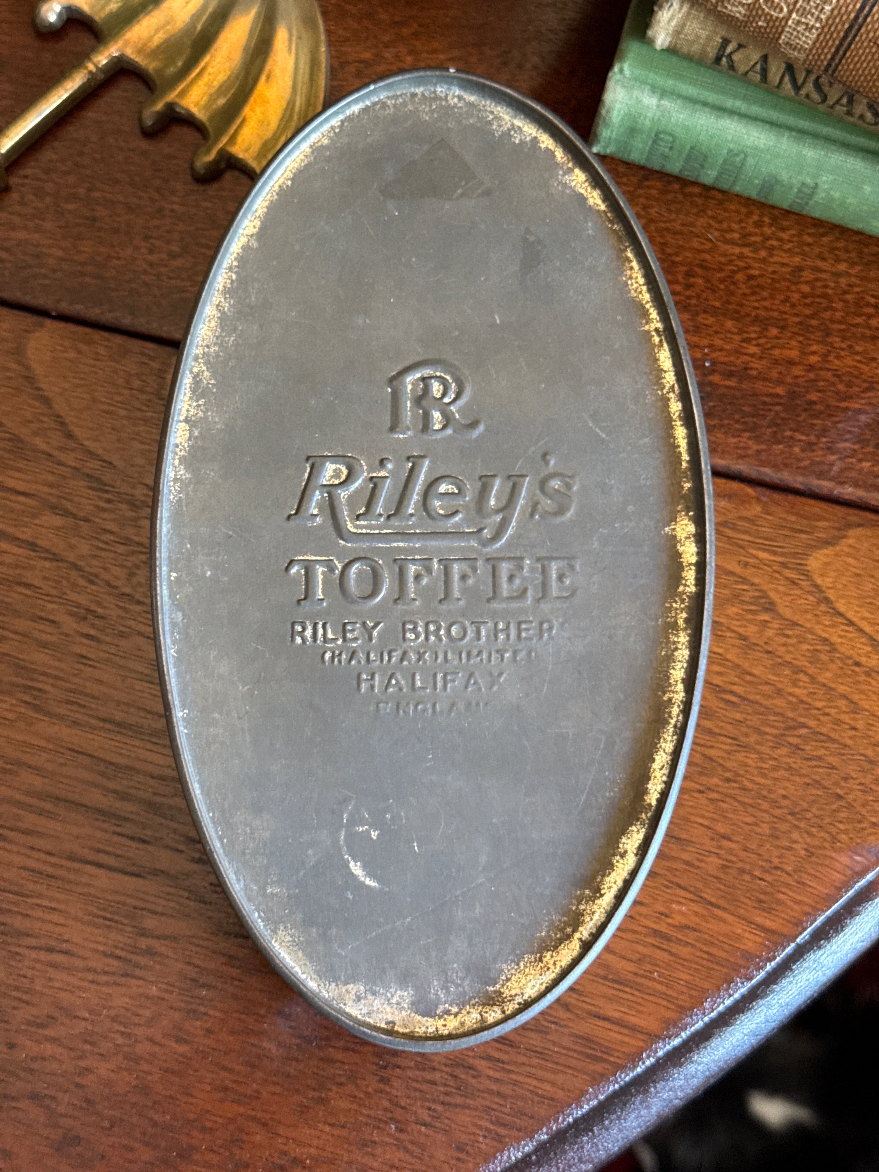 Vintage Riley's Toffee Halifax England Tin - "Dickensian Memories"
