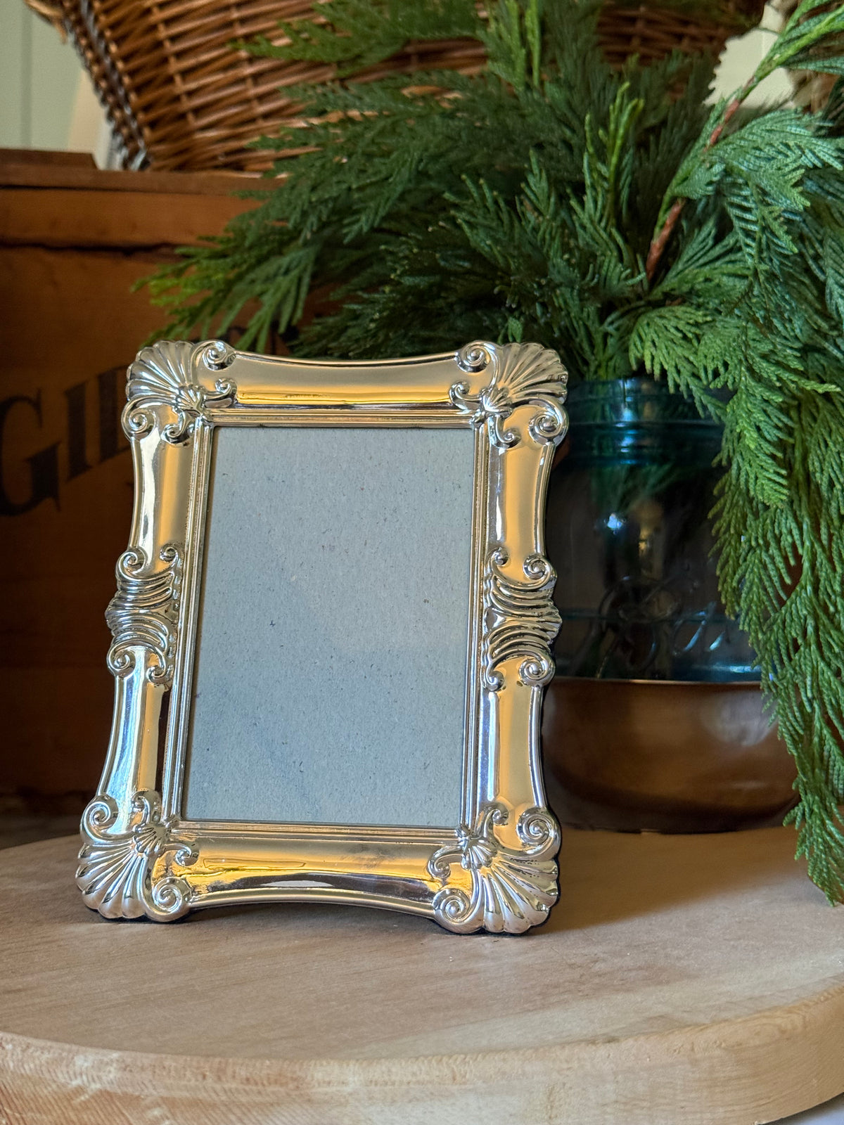 Petite Scalloped Shell Silver Frame