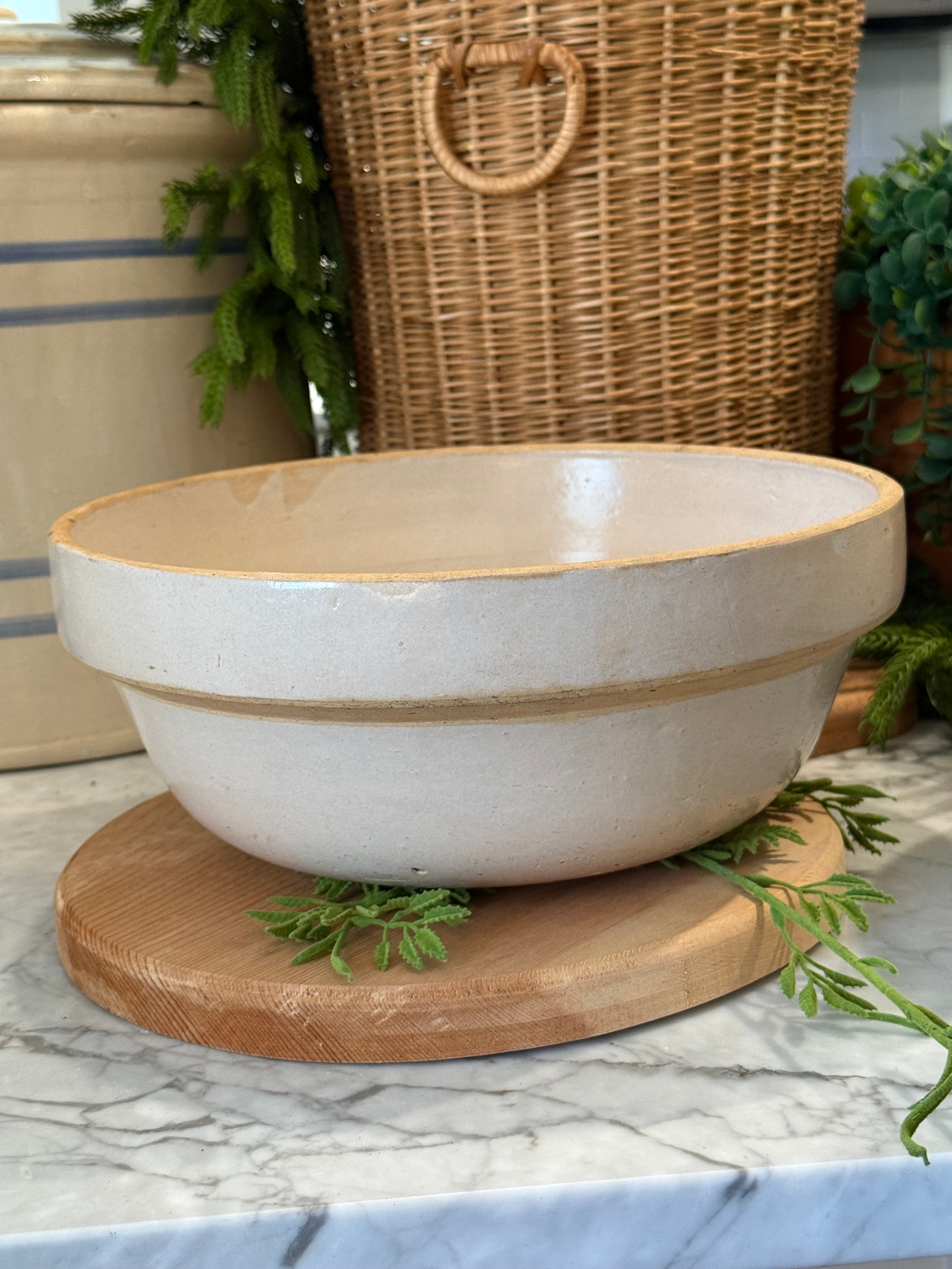 Antique Cream Dough Shoulder Bowl - 11.75"