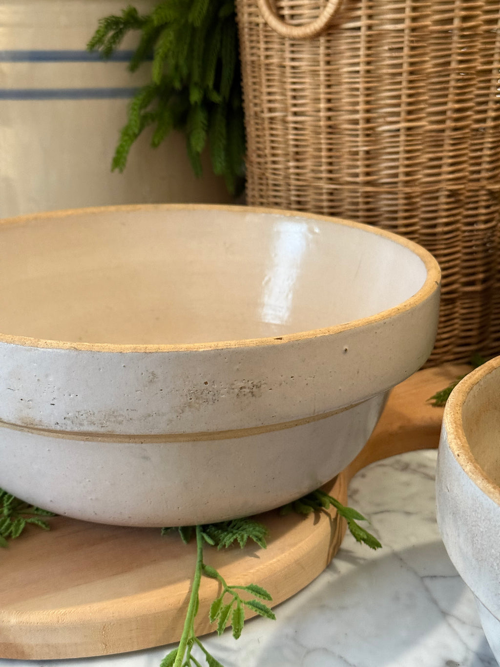 Antique Cream Dough Shoulder Bowl - 11.75"