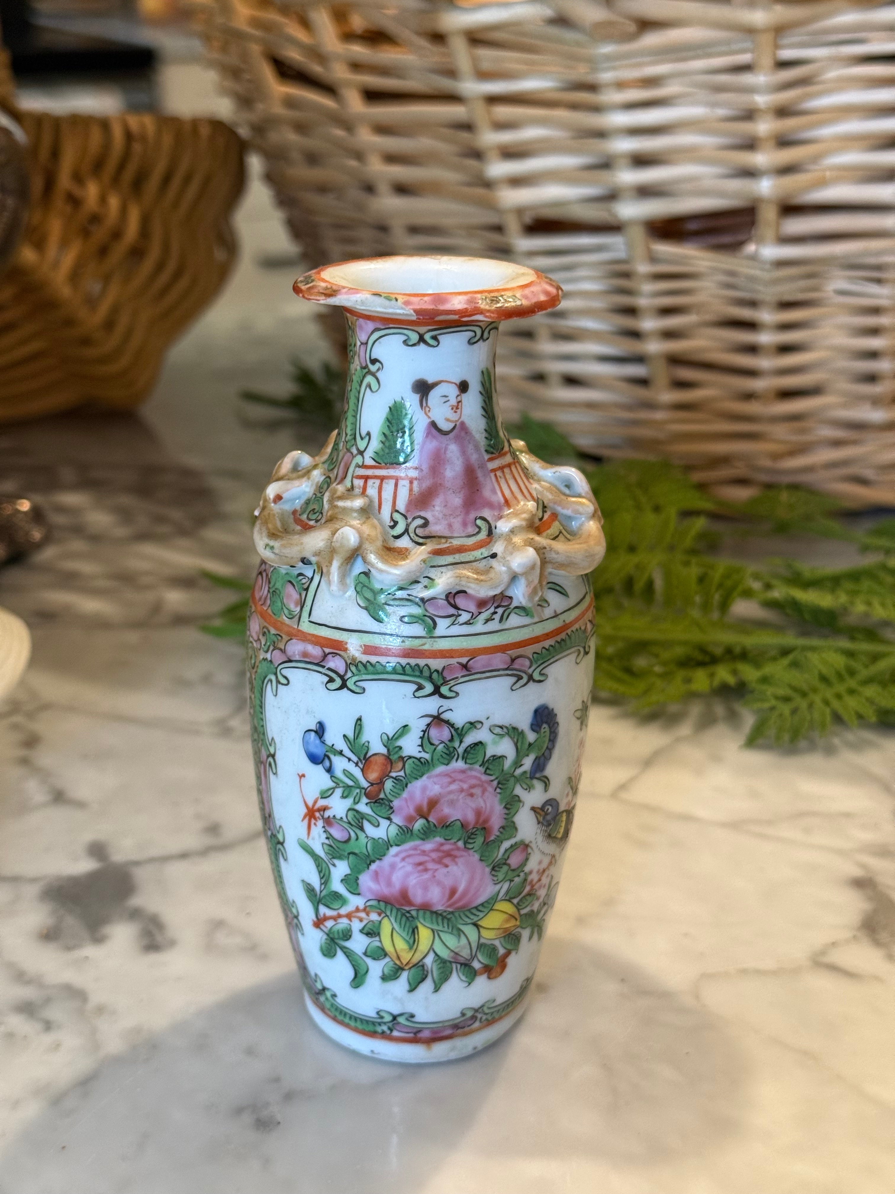 Vintage Chinese Canton Famille Rose Medallion Porcelain Vase (Well Loved)