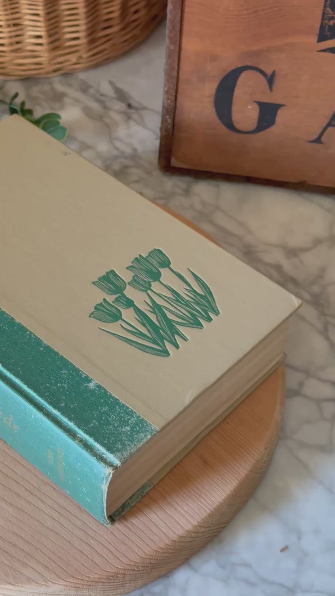 Vintage 1957 Taylor's Garden Guide Hardcover
