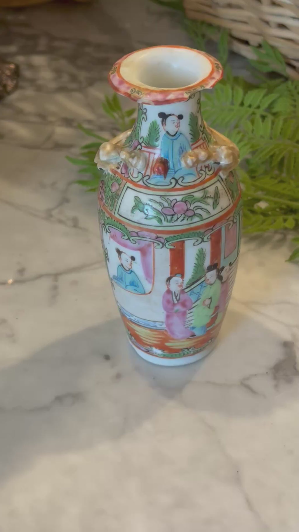 Vintage Chinese Canton Famille Rose Medallion Porcelain Vase (Well Loved)