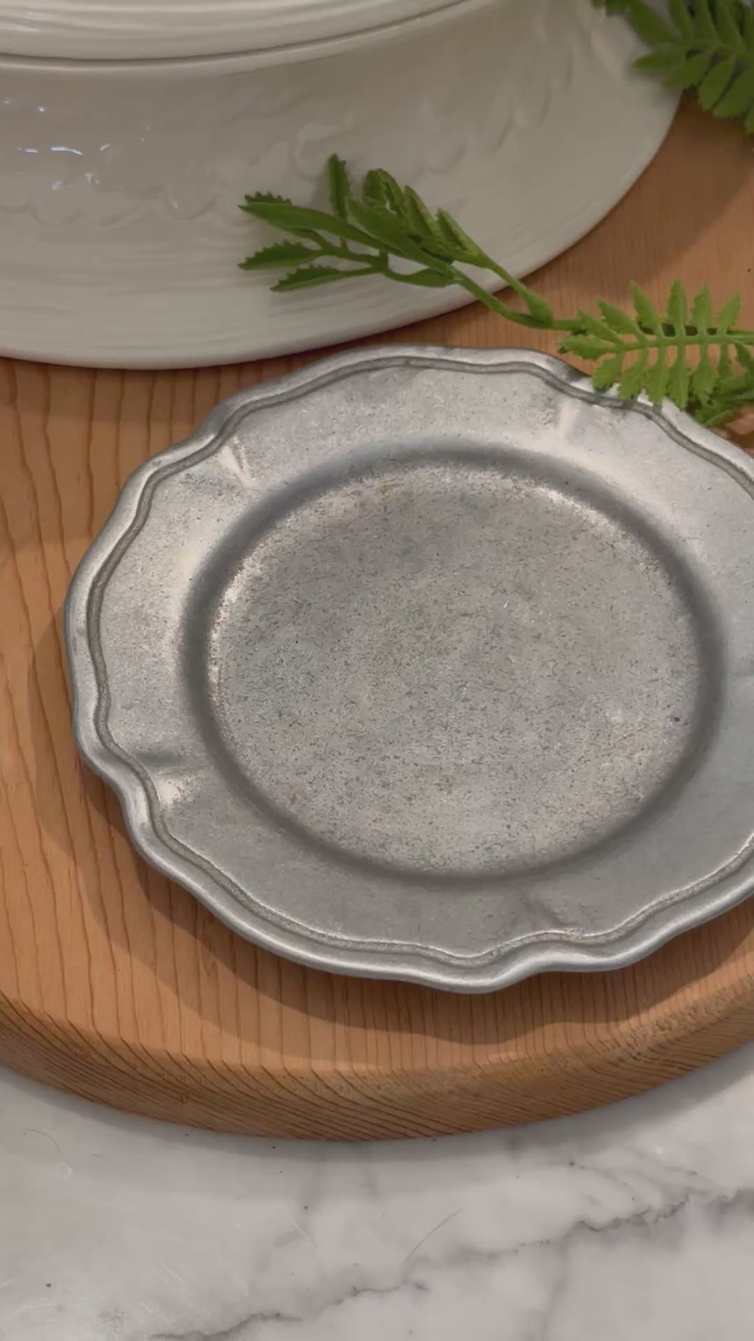 Oneida Cambridge Colonial Pewter Scalloped Side Plate
