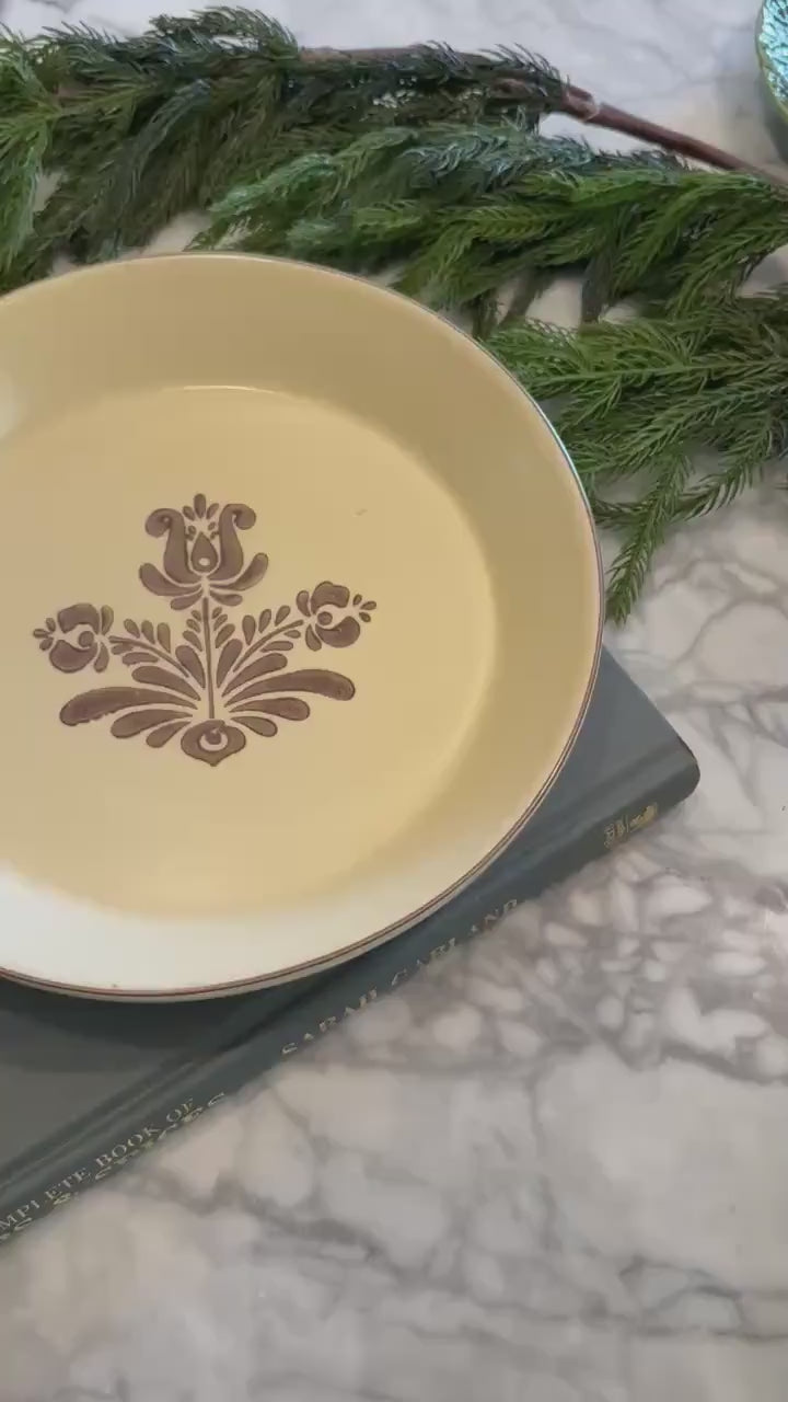 Pfaltzgraff Village 9-Inch Pie Dish, Vintage Stoneware Baking Plate, Country Kitchen Decor
